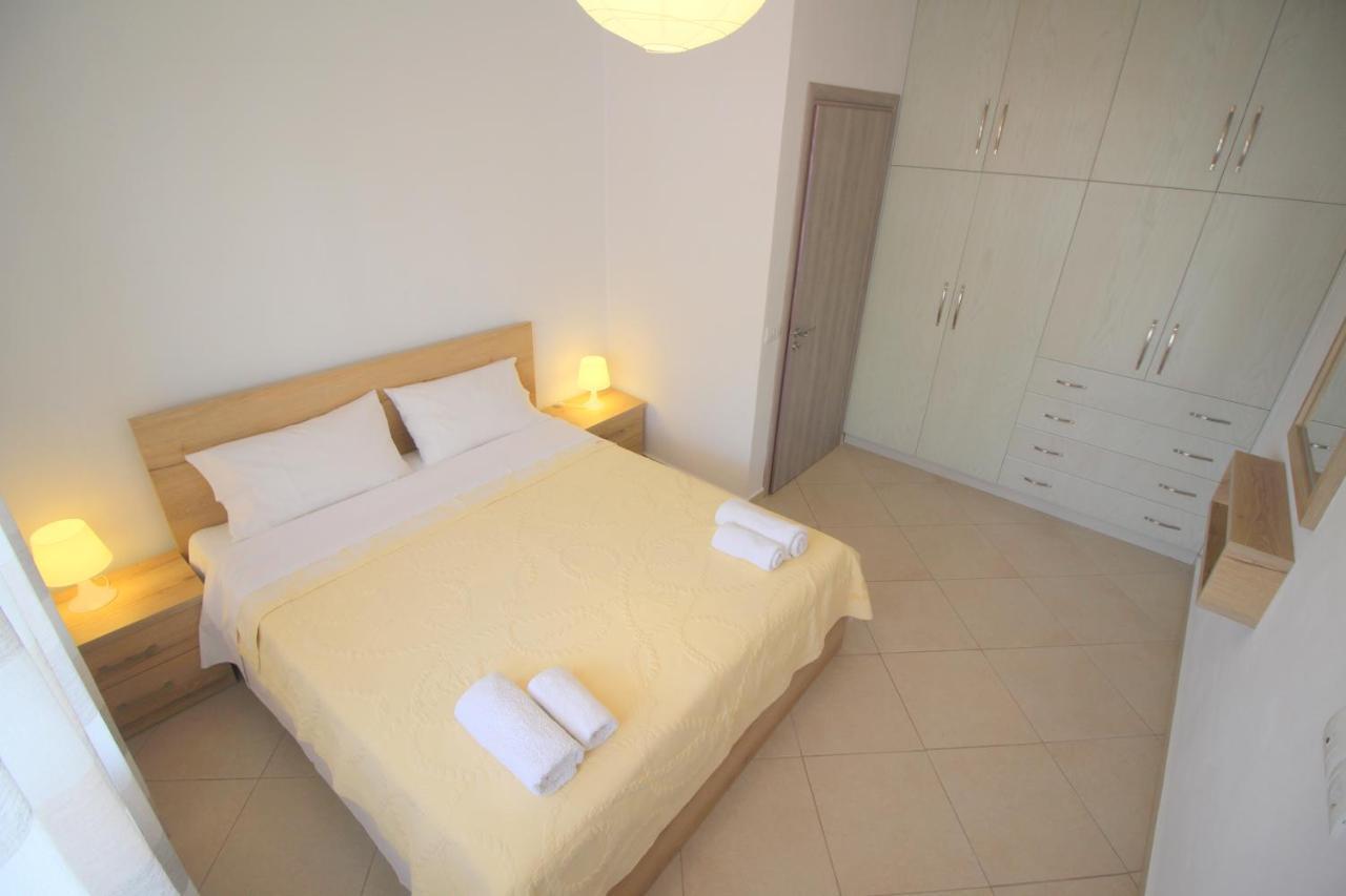 Kosta'S City Apartment ซารานเดอ ภายนอก รูปภาพ