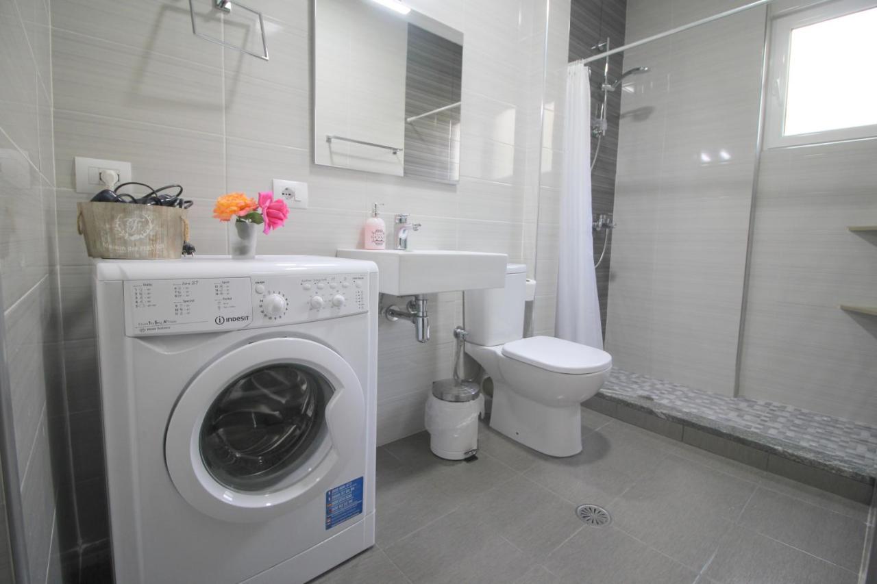 Kosta'S City Apartment ซารานเดอ ภายนอก รูปภาพ